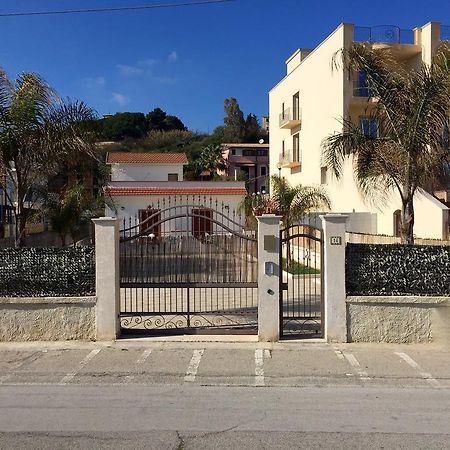 مبيت وإفطار بورتو إمبيدوكْلي Costa Del Sol المظهر الخارجي الصورة